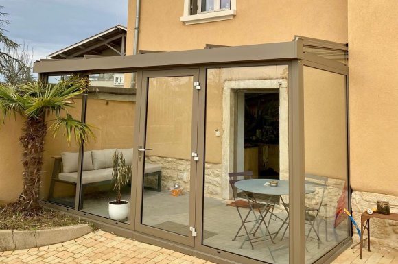 Création d’un sas d’entrée et extension de l’habitation : aménagement maîtrisée et confort durable près de Trévoux (01)