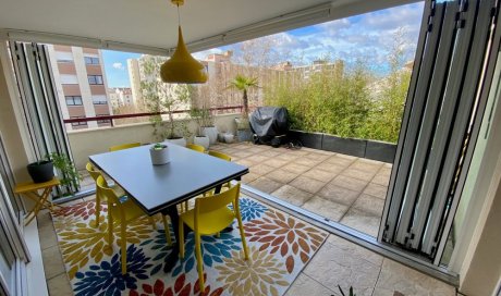 Mise en place de baies accordéon à ouverture d'angle sur un toit terrasse au coeur de Lyon