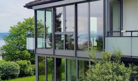 Création d'une extension entièrement vitrée sur deux niveaux avec une magnifique vue sur le lac Léman (74)