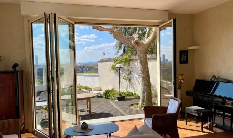 Remplacement d’une baie accordéon dans une villa avec une sublime vue sur Lyon 🌿