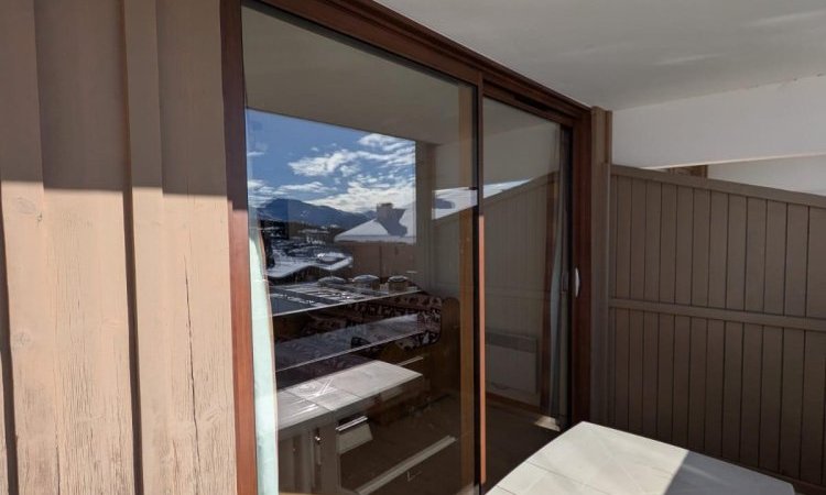 Châssis coulissants en 2 vantaux aux Saisies : rénovation réussie d'une copropriété