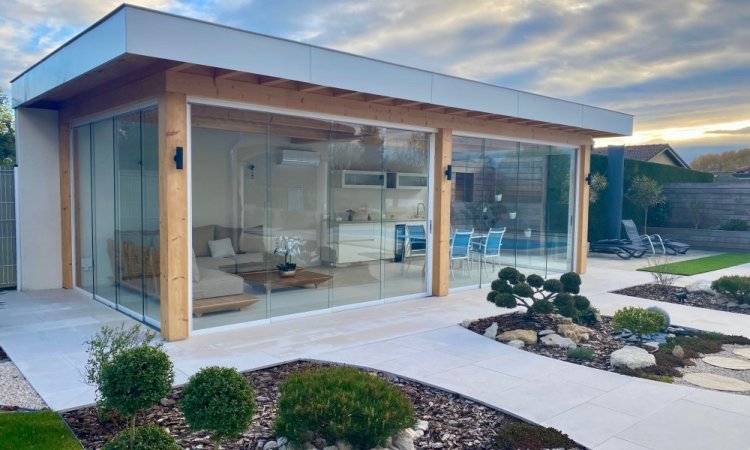 Nouveauté ! Fermeture complète de pool-house sur mesure : un espace extérieur transformé en véritable lieu de vie proche de Villefranche-sur-Saône