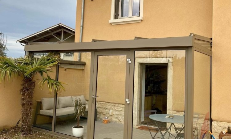 Création d’un sas d’entrée et extension de l’habitation : aménagement maîtrisée et confort durable près de Trévoux (01)