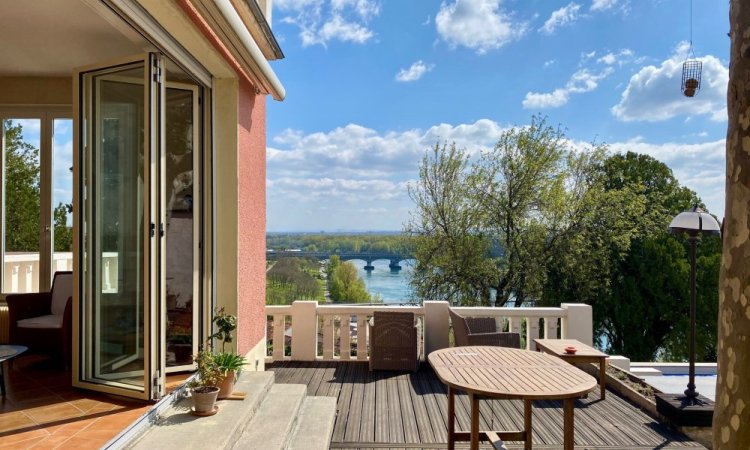Remplacement d’une baie accordéon dans une villa avec une sublime vue sur Lyon 🌿