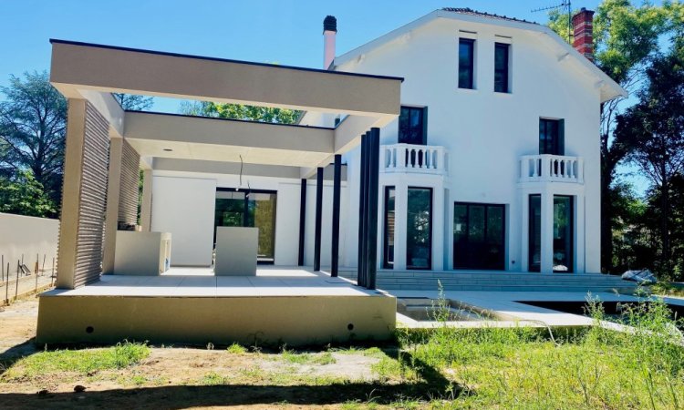 Fourniture et pose  de l'ensemble des menuiseries d'une sublime maison bourgeoise près de Lyon à Ecully (69) 